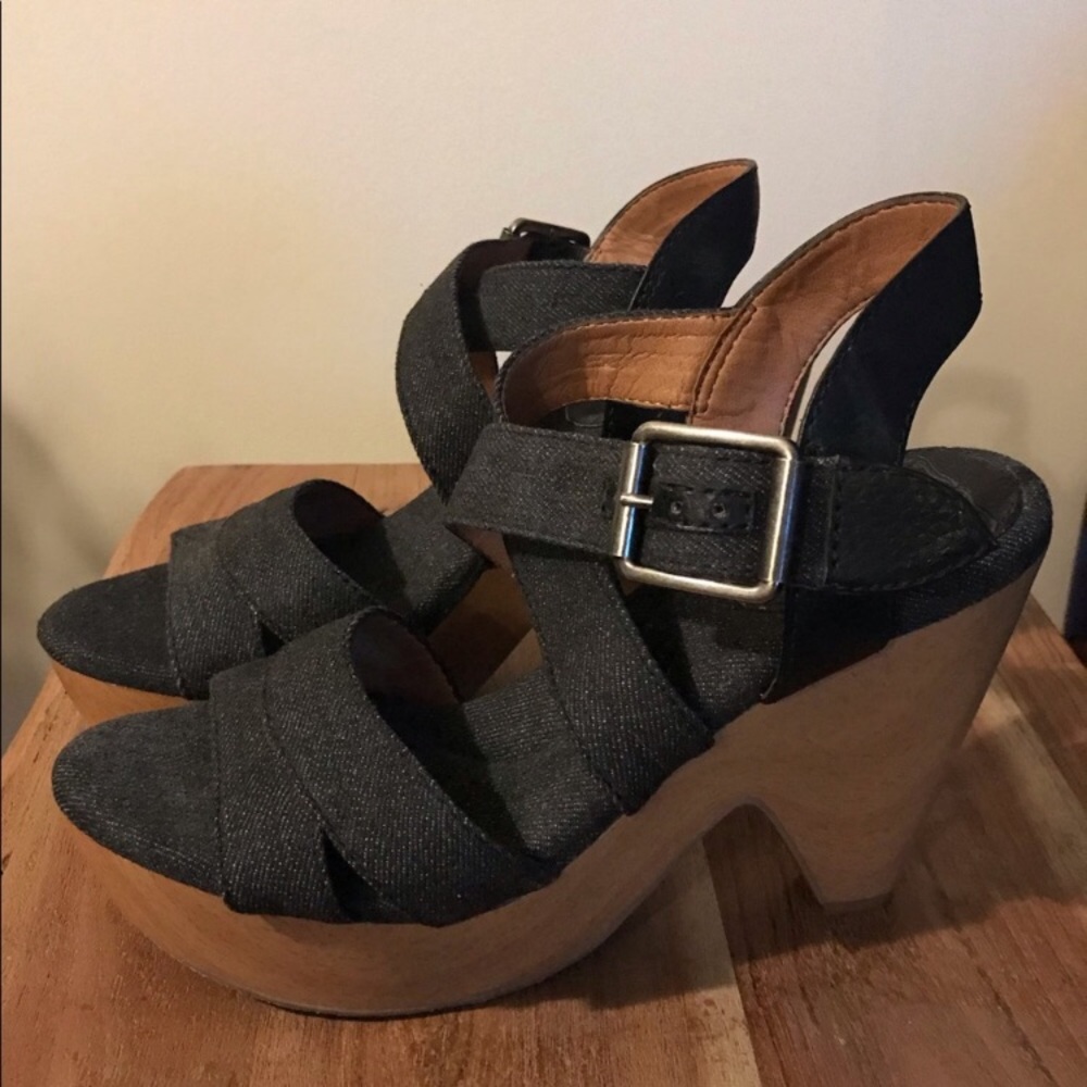 Lucky 🍀 Brand open toed faux-wooden heeled platforms
